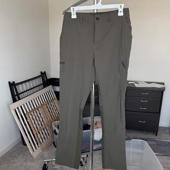 The North Face Women's Olive Cargo Pants - Picture 1 of 5